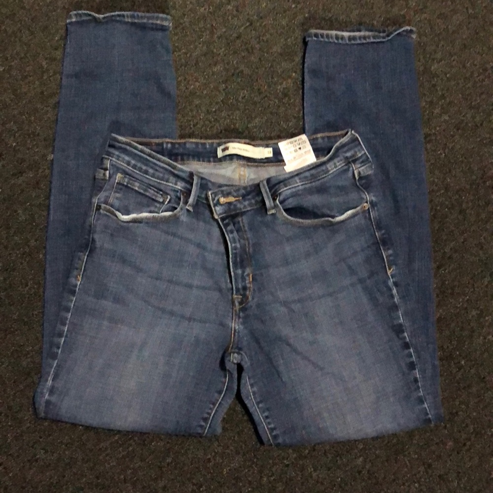 Levi’s mid rise skinny jeans